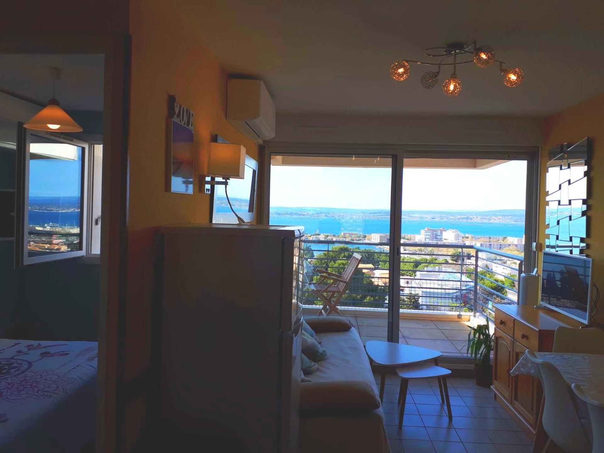 T2 Terrasse Vue Panoramique, Piscine, Parking, Wifi, 2 Tv Connectees, Netflix, Clim, Ascenseur, Barbecue Sète