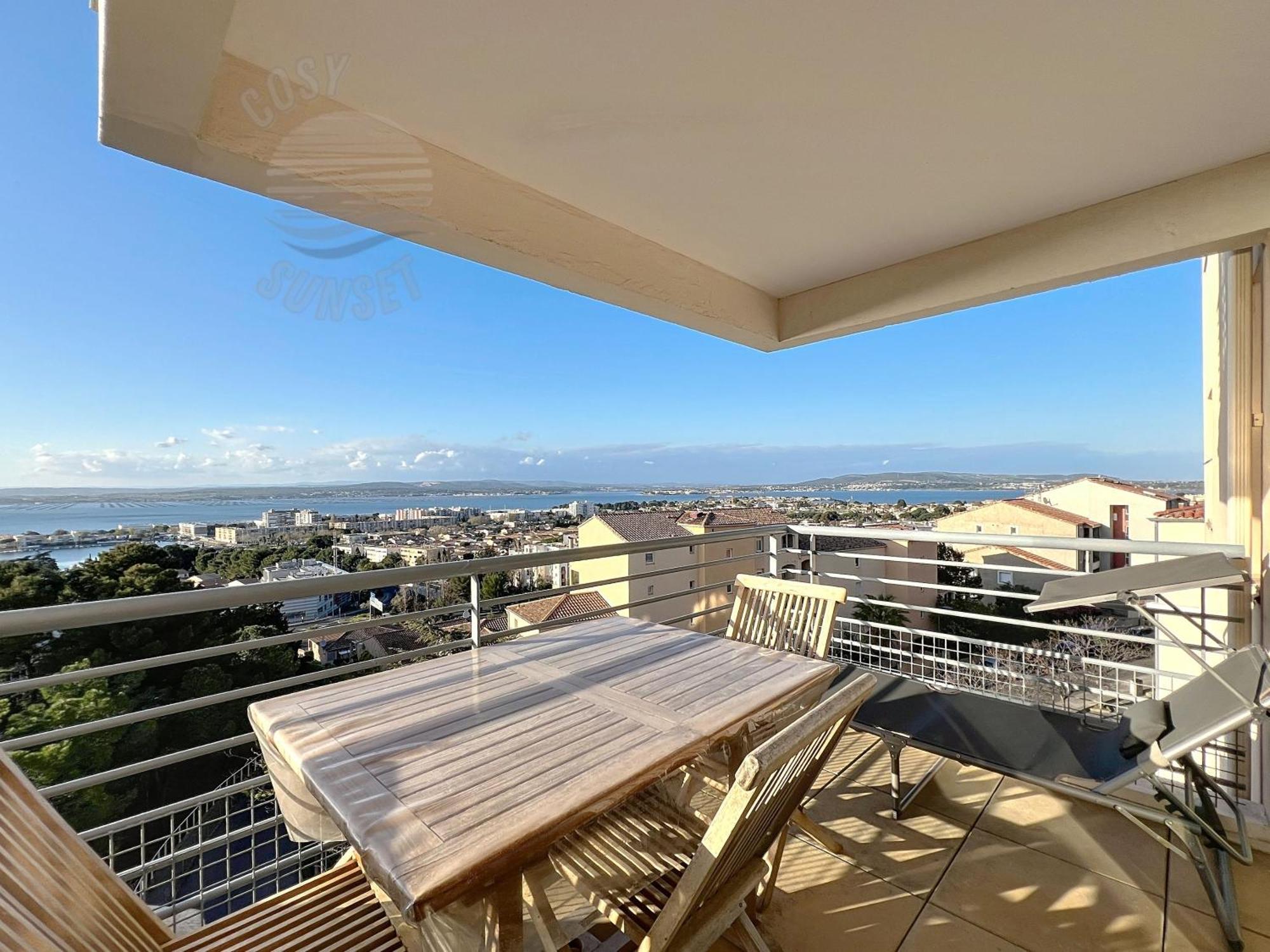 T2 Terrasse Vue Panoramique, Piscine, Parking, Wifi, 2 Tv Connectees, Netflix, Clim, Ascenseur, Barbecue *