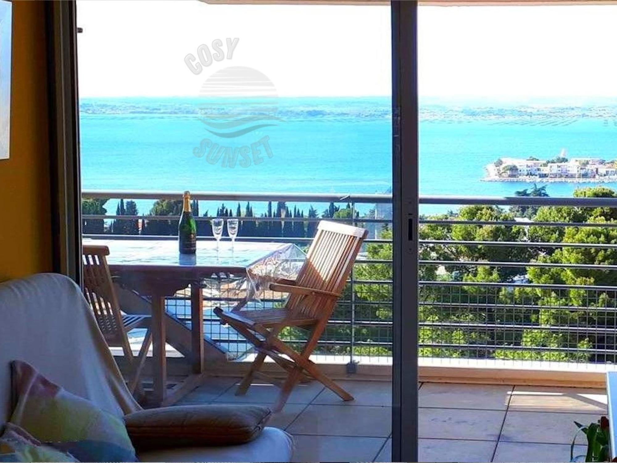 Apartment T2 Panoramic View: Pool, Parking & Smart Tv Retreat *