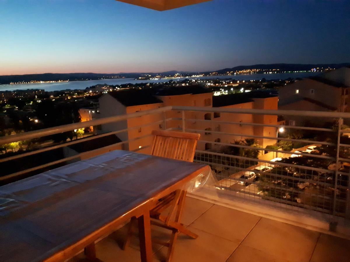 T2 Panoramic View: Pool, Parking & Smart Tv Retreat Apartment Sete